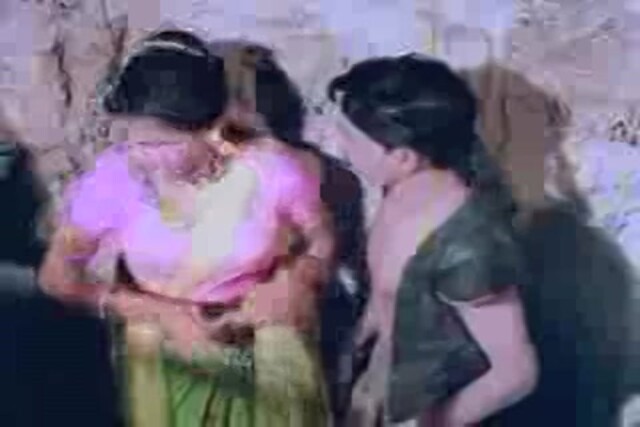 Aayirathil Oruvan Sample