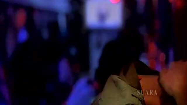 Mayakkam Enna HD Sample