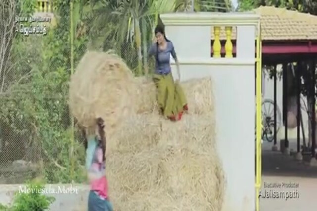 Kamali from Nadukkaveri 2021 Sample