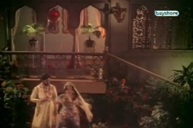 Ilamai Oonjaladugirathu Sample